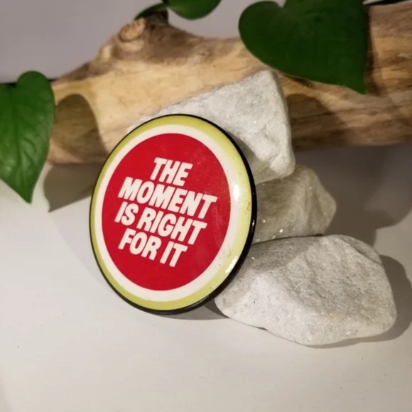 Vintage 1980’s Lucky Strike Button - Picture 6 of 7